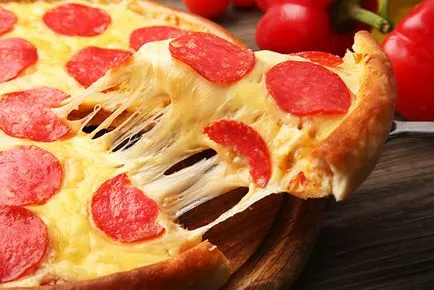 Тайната за това как да се яде пица и не получават мазнини