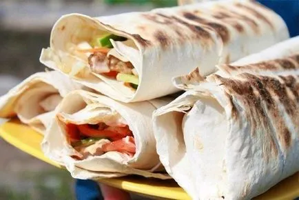 Shawarma otthon receptek képekkel, hogyan kell főzni Shawarma House