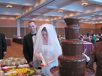 fantana de ciocolata pentru o nunta - înlocuirea unui tort de nunta din categoria de torturi de nuntă - toate svadbalist