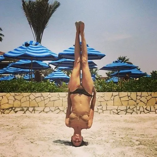 yoga headstand.Suport decât utile aceste asana