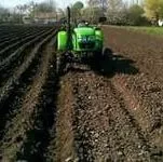 Tehnologia de plantare de cartofi mini tractor fără cartofi