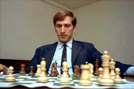 Triumf si tragedie de Bobby Fischer de ce mare jucător de șah în America și este considerat un psihopat