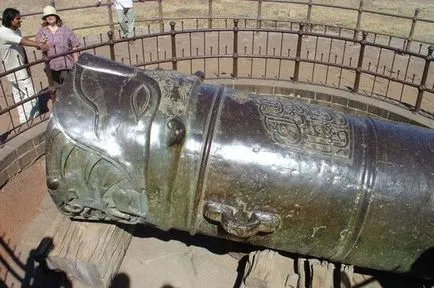 История Цар Cannon (17 снимки)