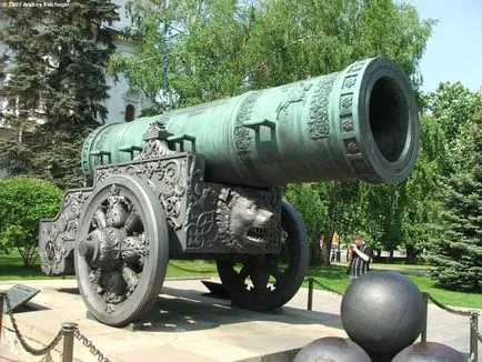 История Цар Cannon (17 снимки)