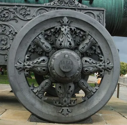 История Цар Cannon (17 снимки)