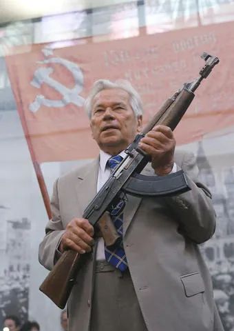 Seara București - mort Mikhail Kalashnikov