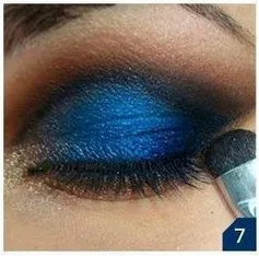 Efectuați luminos make-up in culori inchise si luminoase