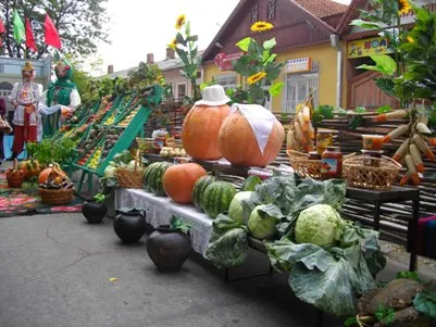 În capitală în ziua republicii sa transformat mănăstirea națională o vacanță (foto) în limba rusă