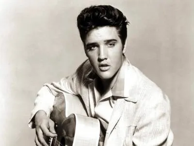 Elvis Presley - intelligens helyszíni