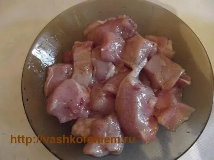 Как да се пекат на пиле на фурна