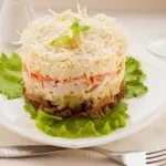 Saláta „Royal kabátot” receptet és néhány trükköt főzés ételek, hal-kiválasztási szabályok