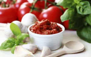 Ketchup de pasta de tomate la domiciliu modul de a face rețeta