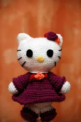 Kitty Hello Kitty în rochie inteligente - jucării tricotate - schema de croșetat - proiectul autorului de Natalia