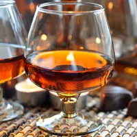 Cognac haszon és kár, a kémiai összetétel, a kalóriatartalma 100 g ital árát, típusait és osztályozása