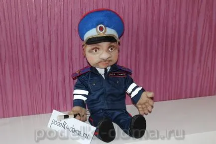 Doll rendőr nejlon, egy doboz ötletek és műhelyek