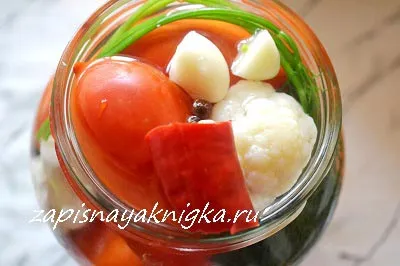 Маринован карфиол за зимни домати