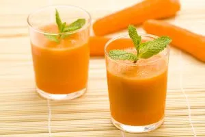 ползи сок от моркови и увреждане на черния дроб, лечение