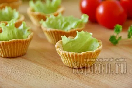 Töltőanyagok a tartlets kaviárral, fűszervajjal