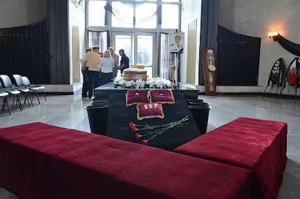 Organizarea funeraliilor militare de la Moscova - Moscova face referire la servicii funerare