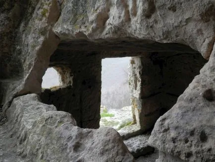 Cave City Tepe-Kerman în Bakhchisarai