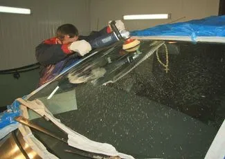 Polírozás autó szélvédő otthon