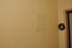 Как да се скрие табло в коридора