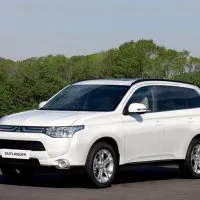 A folyamat helyett az utastér szűrő Mitsubishi Outlander fotók és videók