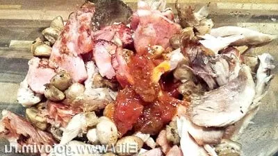Salata cu carne de pui, șuncă și ciuperci de bucătar