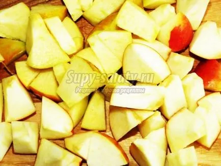 plăcintă cu mere cu mere în aparat de făcut pâine