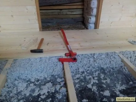 Comparați instrument de pe podea, de stabilire a bowrench vs Spetsavtomatika (video) - o casa din paie cu lor