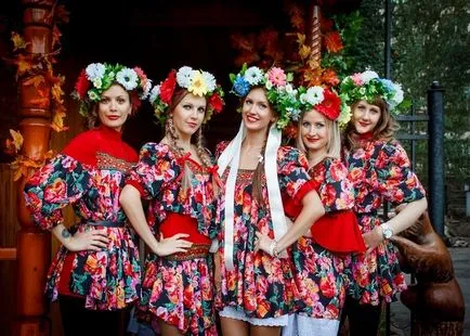 Сватбени рокли в български стил