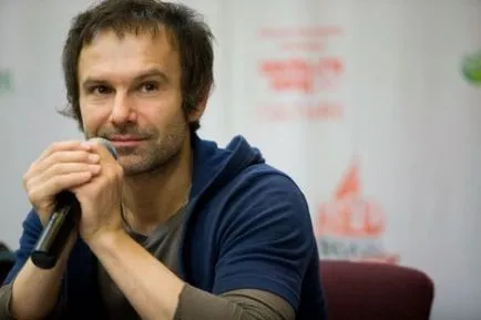 Svyatoslav Vakarchuk életrajz, fotók, személyes élete, felesége és gyermekei