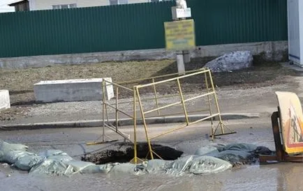 Elimina baie în drumul va drenarea doar râul subteran din Berdsk