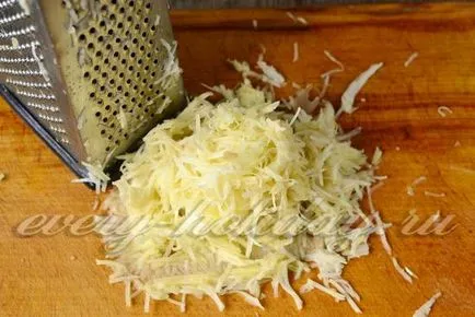 Готвене на тиквички и картофи с месо във фурната, рецептата със снимка