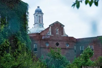 Un abandonat spital de boli mentale din New York, mai proaspăt - cel mai bun din ziua în care ați avea nevoie vreodată!