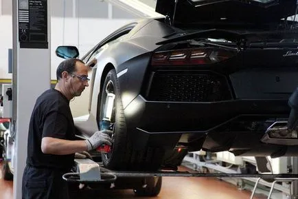 Viața în interiorul unei fabrici lamborghini (29 poze)