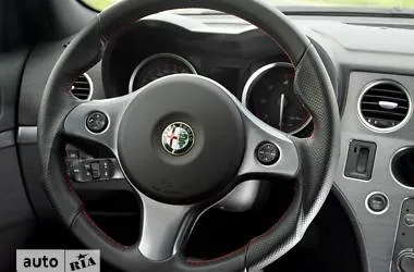 27 értékelés a Alfa Romeo 159 tulajdonosok előnyeiről és hátrányairól Alfa Romeo 159