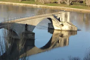 Avignon - oraș francez pentru un timp înlocuit Vaticanul