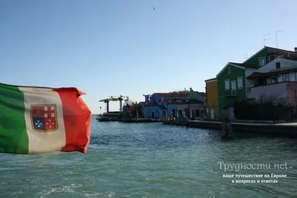 Burano (Veneția) explozie în fabrica de vopsea (cum să obțineți o fotografie) a articolului