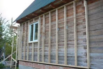Hogyan lehet díszíteni a külső a saját, fából készült ház