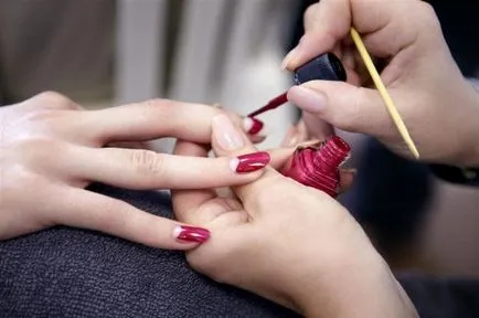 Какво е ретро обем в дизайна на ноктите, красив маникюр - допълнение към вашия имидж