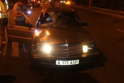 Femeie de pe Mercedes grevă rupt în patru părți