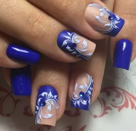 Nail Design Exclusive - fotó elegáns manikűr