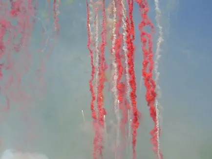 focuri de artificii în timpul zilei, spectacol de artificii