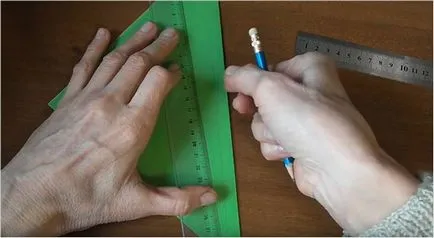 Коледна елха от хартия със собствените си ръце - на производствените инструкции (снимки, диаграми, видео)