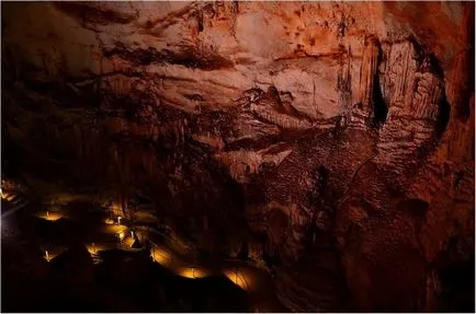 Emine-Bair-Khosar - egy csodálatos barlang Chatyr-Dag