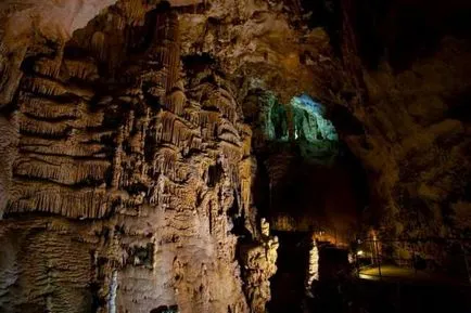 Emine-Bair-Khosar vagy Mammoth Cave