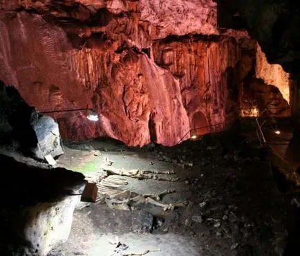 Emine-Bair-Khosar vagy Mammoth Cave