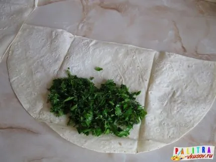 Forró roll pita kenyeret sajttal és paradicsom (fotó-recept)