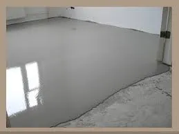 Hogyan törődik a beton esztrich padló a szobában, utána öntés